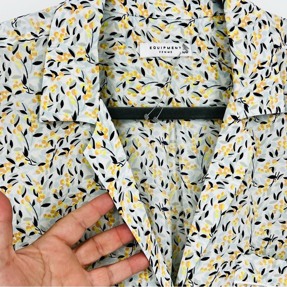 NWOT EQUIPMENT Femme Keira 100% Silk Long-Sleeve Button-Down Pajama Top - sz M - Picture 2 of 11